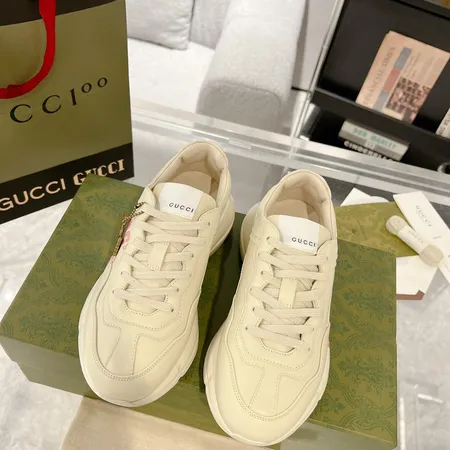 グッチ スニーカー