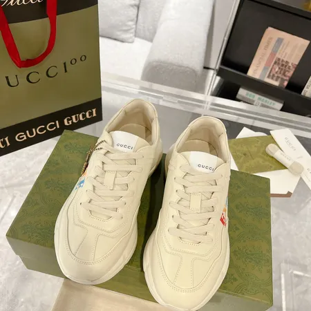 グッチ スニーカー