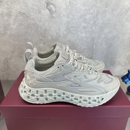 グッチ スニーカー