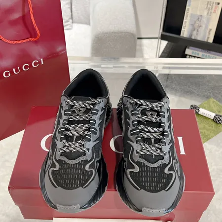 グッチ スニーカー