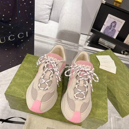 グッチ スニーカー