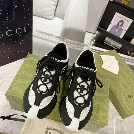 グッチ スニーカー