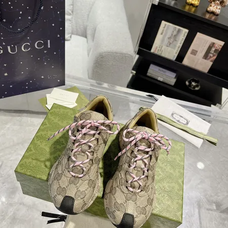 グッチ スニーカー