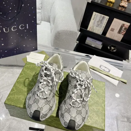 グッチ スニーカー