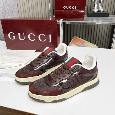 グッチ カジュアルシューズ