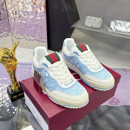 グッチ カジュアルシューズ