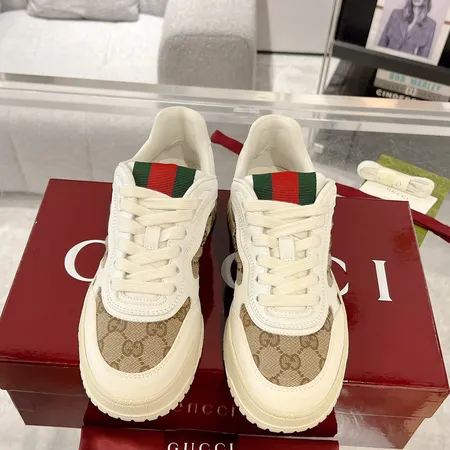 グッチ カジュアルシューズ