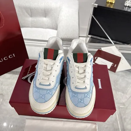 グッチ カジュアルシューズ