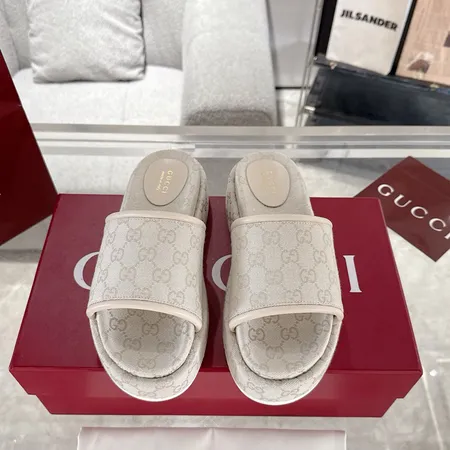 グッチ スリッパ
