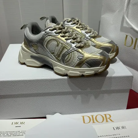 ディオール スニーカー