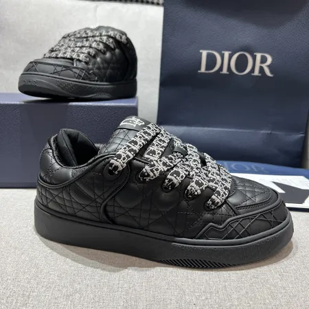 ディオール カジュアルシューズ