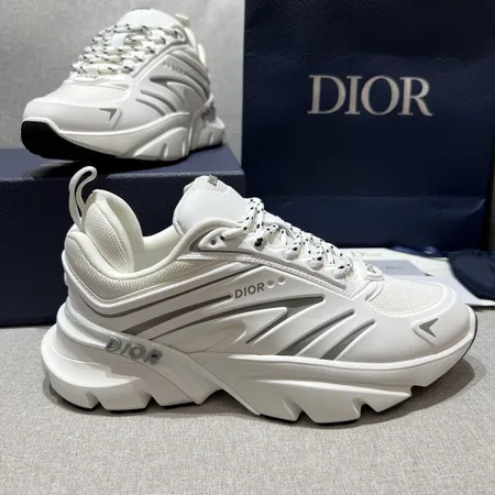 ディオール スニーカー