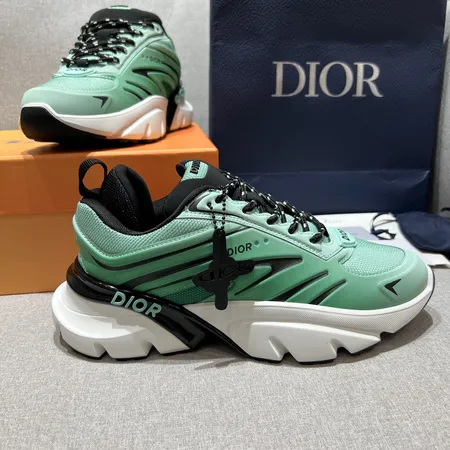 ディオール スニーカー