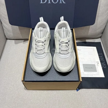 ディオール スニーカー