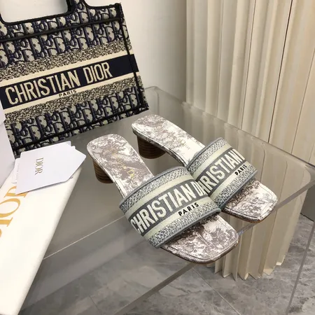 ディオール スリッパ