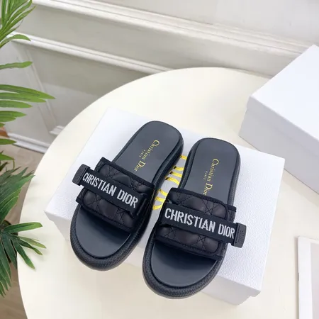 ディオール スリッパ