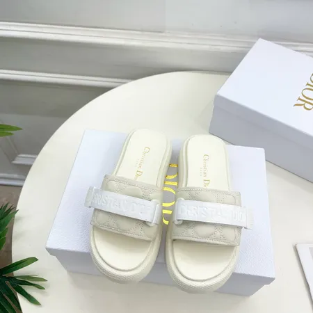 ディオール スリッパ