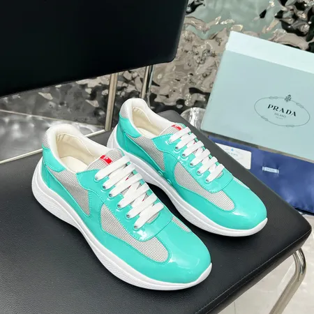 プラダ スニーカー