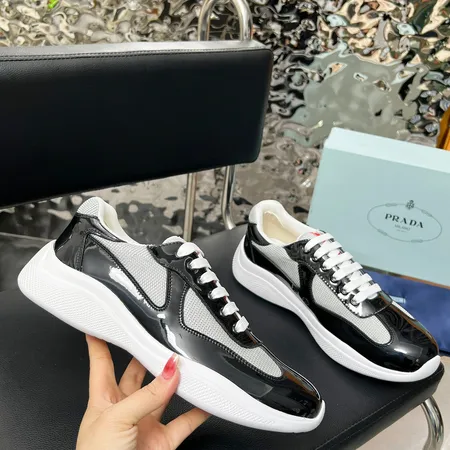 プラダ スニーカー