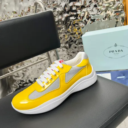 プラダ スニーカー