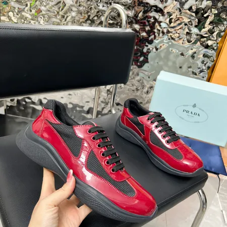 プラダ スニーカー