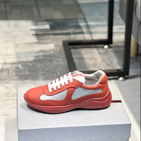 プラダ スニーカー