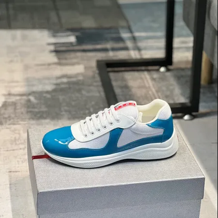 プラダ スニーカー