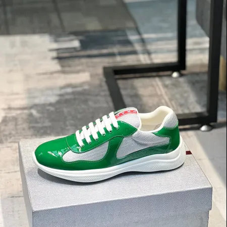 プラダ スニーカー