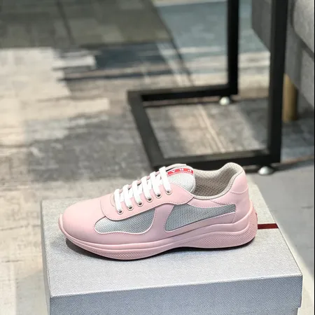 プラダ スニーカー