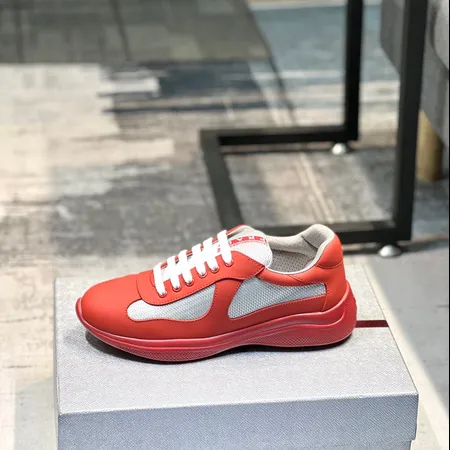 プラダ スニーカー