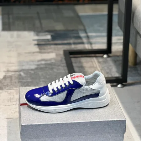 プラダ スニーカー