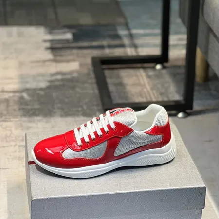 プラダ スニーカー