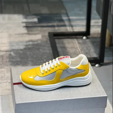 プラダ スニーカー