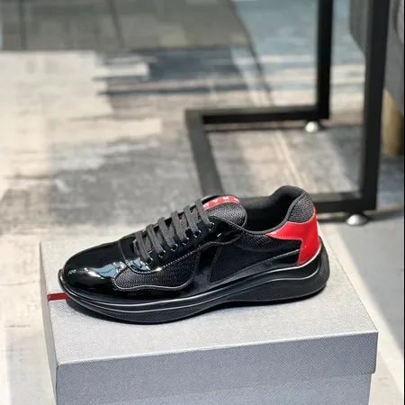 プラダ スニーカー