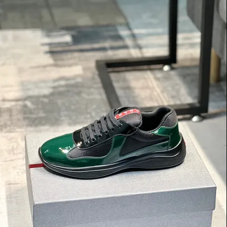 プラダ スニーカー