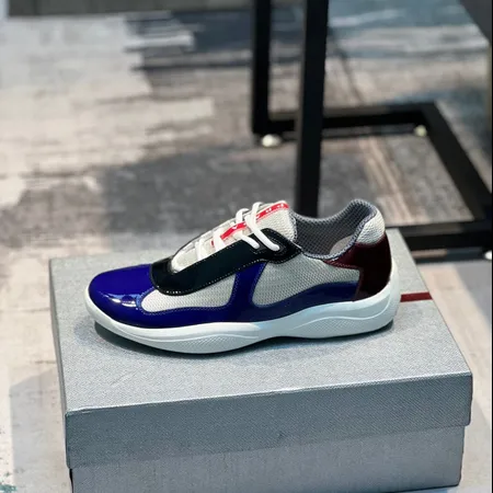 プラダ スニーカー