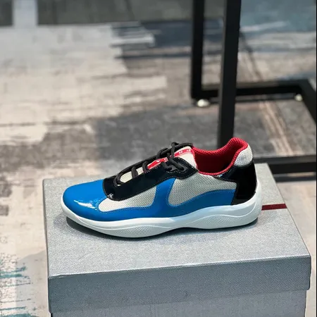 プラダ スニーカー