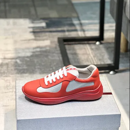 プラダ スニーカー