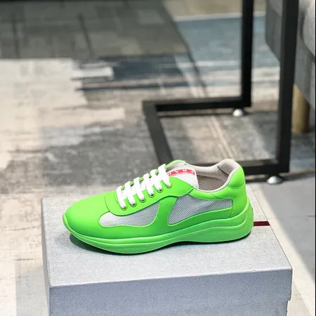 プラダ スニーカー