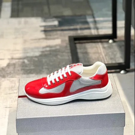 プラダ スニーカー