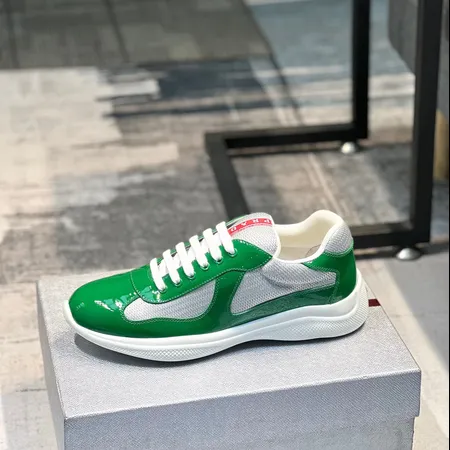 プラダ スニーカー