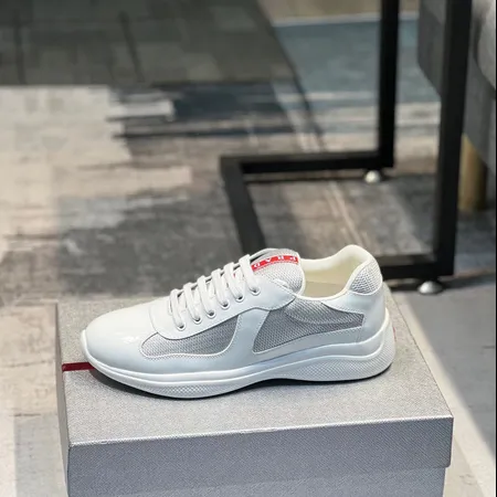 プラダ スニーカー