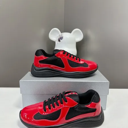 プラダ スニーカー