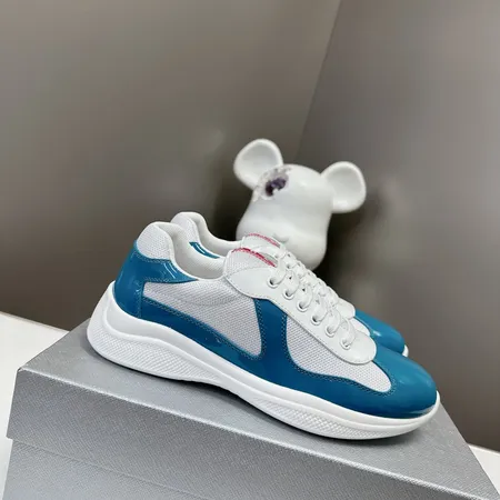 プラダ スニーカー