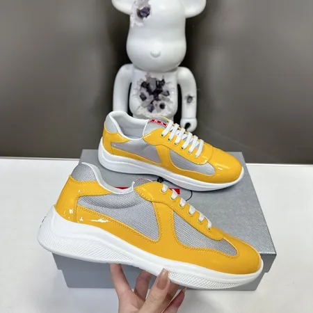 プラダ スニーカー