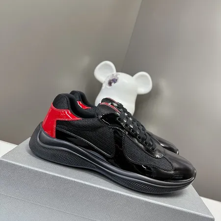 プラダ スニーカー