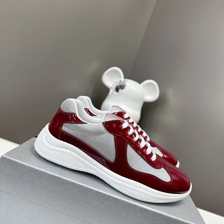 プラダ スニーカー