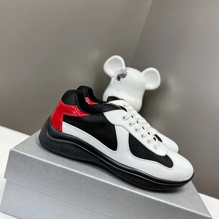 プラダ スニーカー