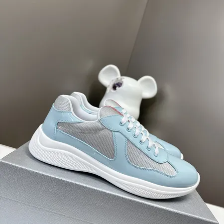 プラダ スニーカー