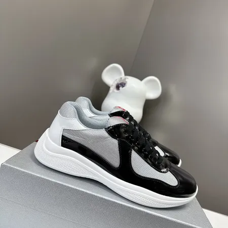 プラダ スニーカー